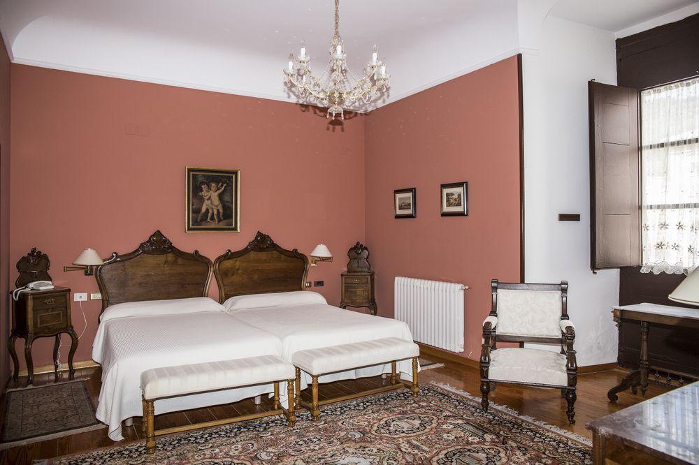 Hosteria Del Monasterio De San Millan ซานมีญัน เด ลาโกโกญา ภายนอก รูปภาพ