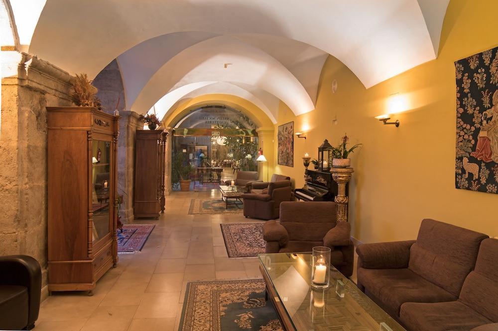 Hosteria Del Monasterio De San Millan ซานมีญัน เด ลาโกโกญา ภายนอก รูปภาพ
