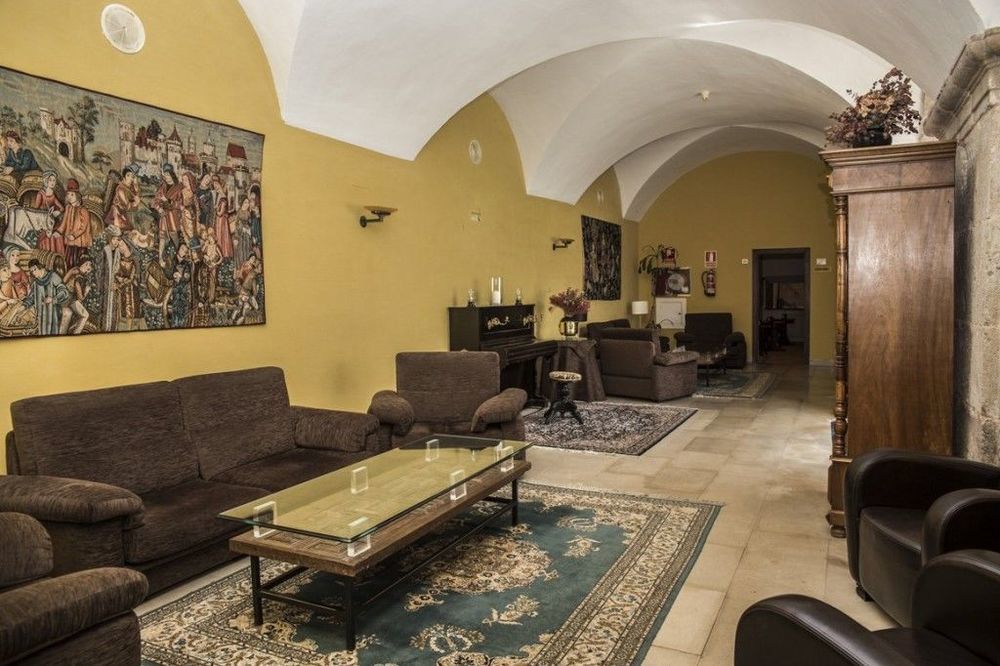 Hosteria Del Monasterio De San Millan ซานมีญัน เด ลาโกโกญา ภายนอก รูปภาพ