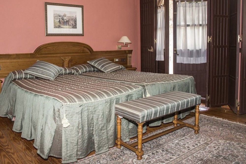 Hosteria Del Monasterio De San Millan ซานมีญัน เด ลาโกโกญา ภายนอก รูปภาพ