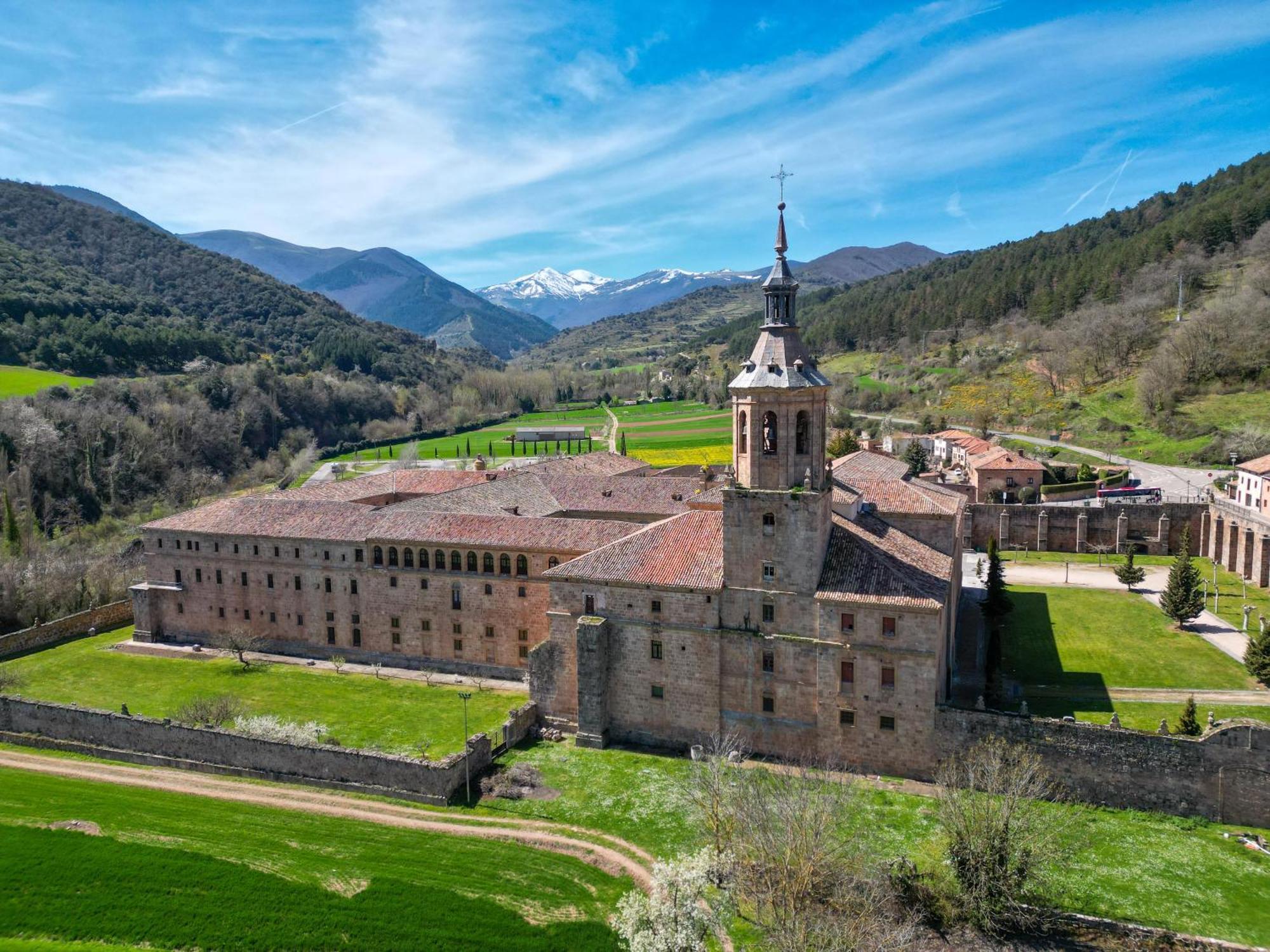 Hosteria Del Monasterio De San Millan ซานมีญัน เด ลาโกโกญา ภายนอก รูปภาพ