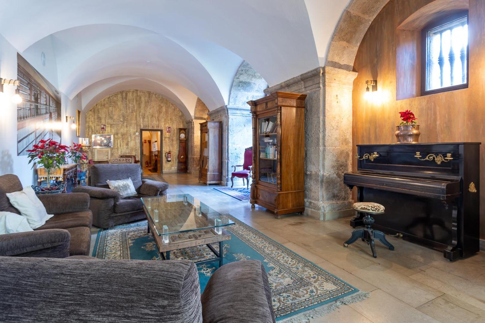 Hosteria Del Monasterio De San Millan ซานมีญัน เด ลาโกโกญา ภายนอก รูปภาพ